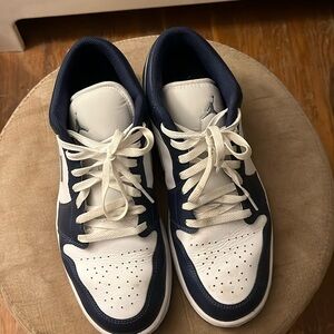 Air Jordan 1 low